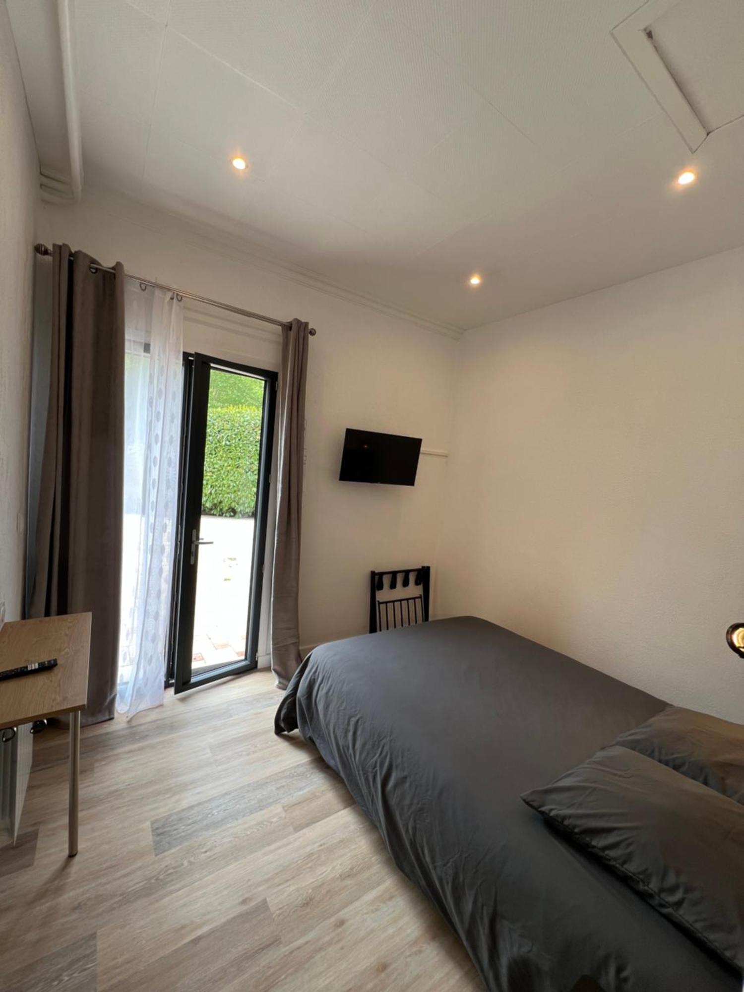 Complexe Les 4 Saisons Hotel Oust Екстериор снимка