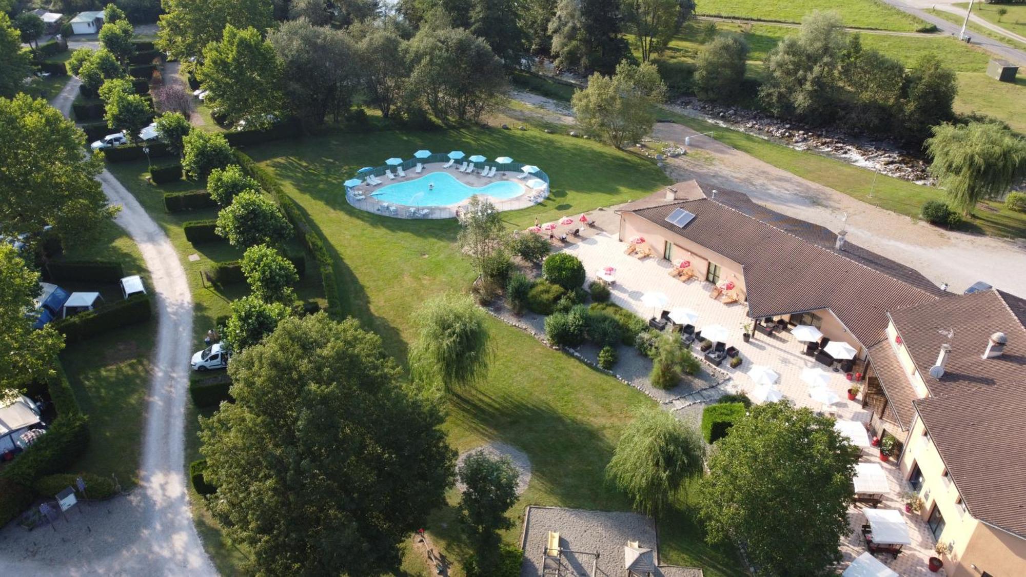 Complexe Les 4 Saisons Hotel Oust Екстериор снимка