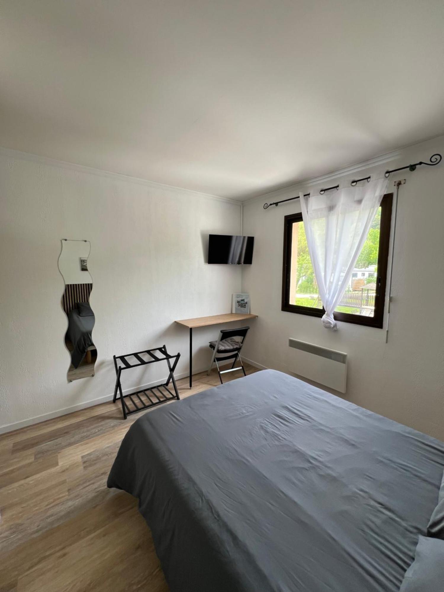 Complexe Les 4 Saisons Hotel Oust Екстериор снимка
